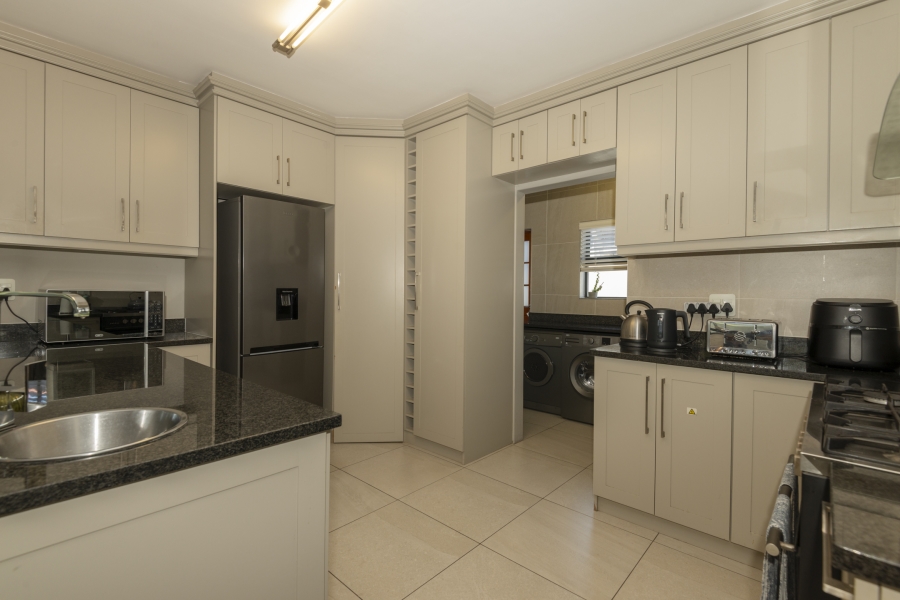 4 Bedroom Property for Sale in Calypso Beach Western Cape